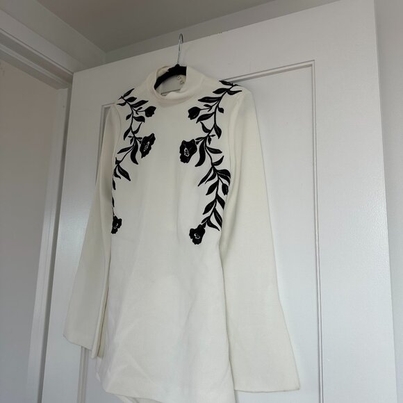 Cinq À Sept Rosabell Tunic Top White Sz 4 Open Back Cut-out Floral Embroidery - Picture 2 of 10